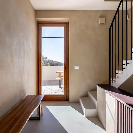 Est Villa *